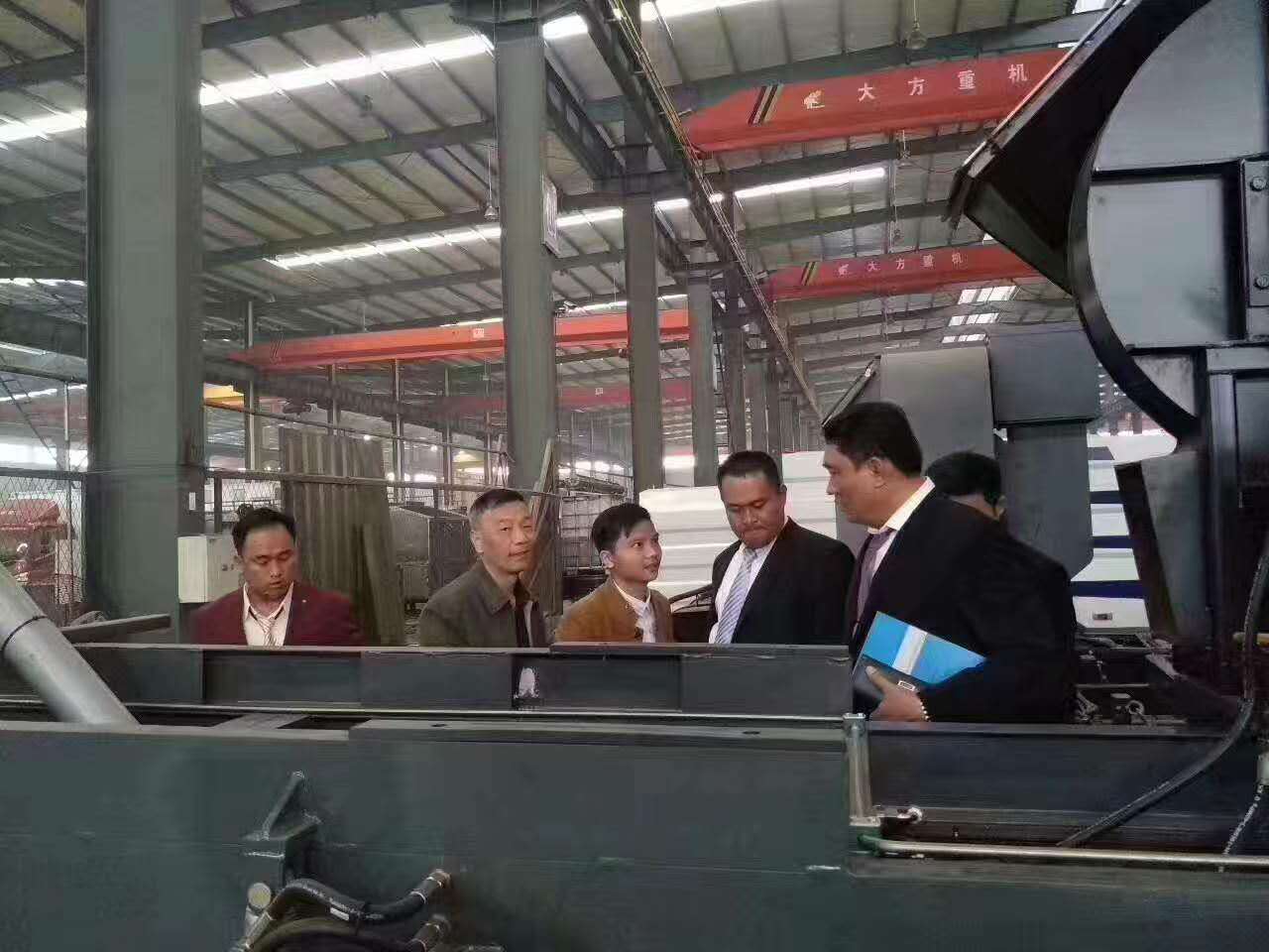 緬甸環(huán)保局領(lǐng)導(dǎo)帶領(lǐng)多位市長(zhǎng)來(lái)程力公司參觀訂 緬甸環(huán)保局領(lǐng)導(dǎo)帶領(lǐng)多位市長(zhǎng)來(lái)程力公司參觀訂